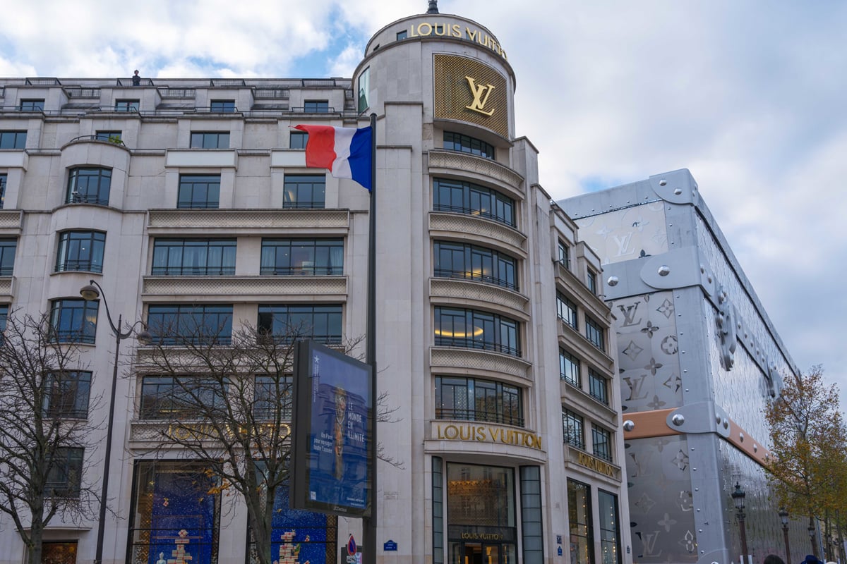 LVMHの売上減少で株価下落、エルメスが時価総額で上回る