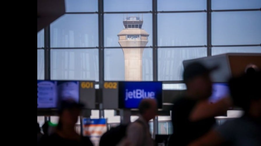 アメリカの政府閉鎖で空港に大きな影響