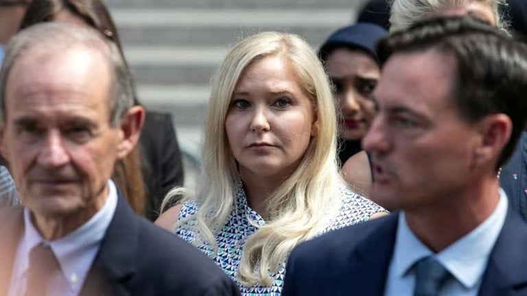 エプスタイン事件の被害者、回想録で当時の気持ちを書く