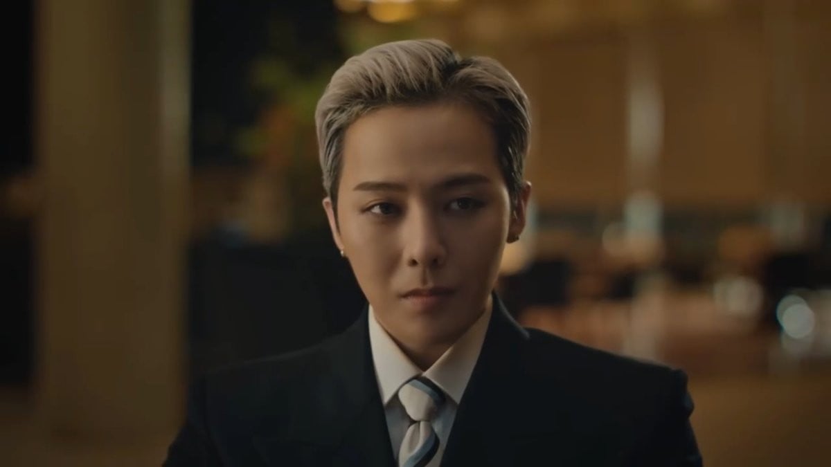 G-DRAGON、APECの夕食会で歌をうたう