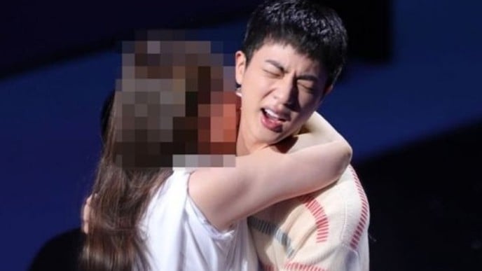 BTSのJINさんにキスをした日本人の女、つかまる