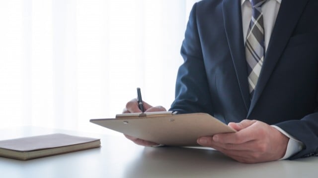 日本、永住ビザと仕事ビザのルールをもっときびしくする