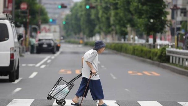 日本で増える一人で亡くなる人とその問題