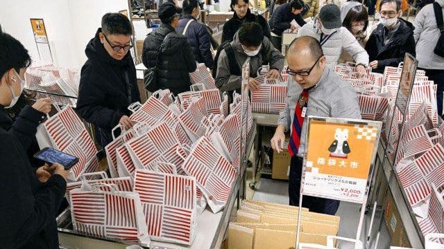 日本の百貨店、年始セールの新しい動き