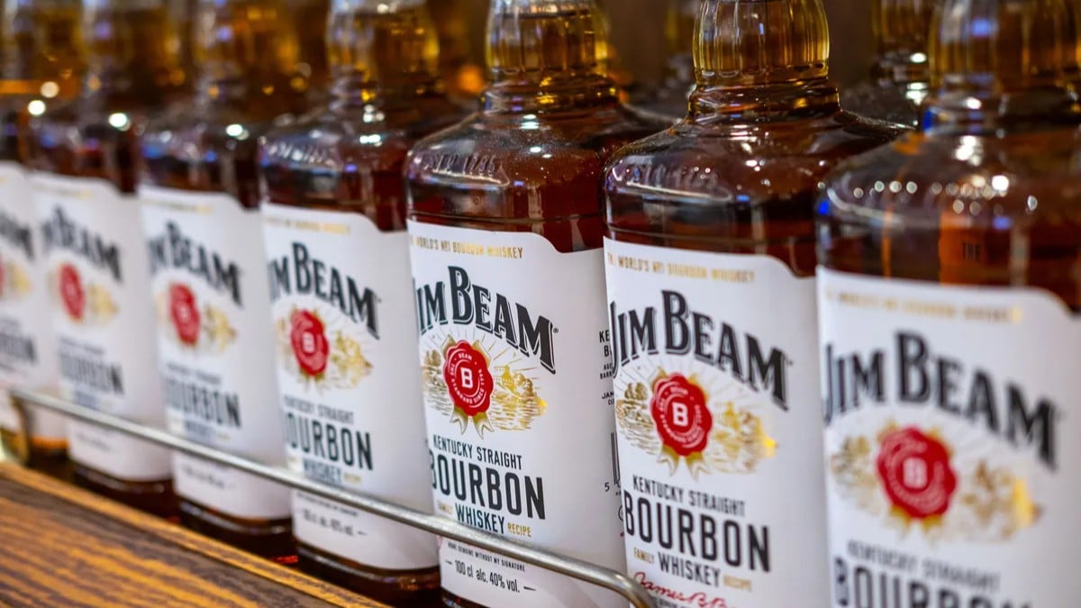 変化するアルコール業界：時代とともに減少する消費、そして今後の展望