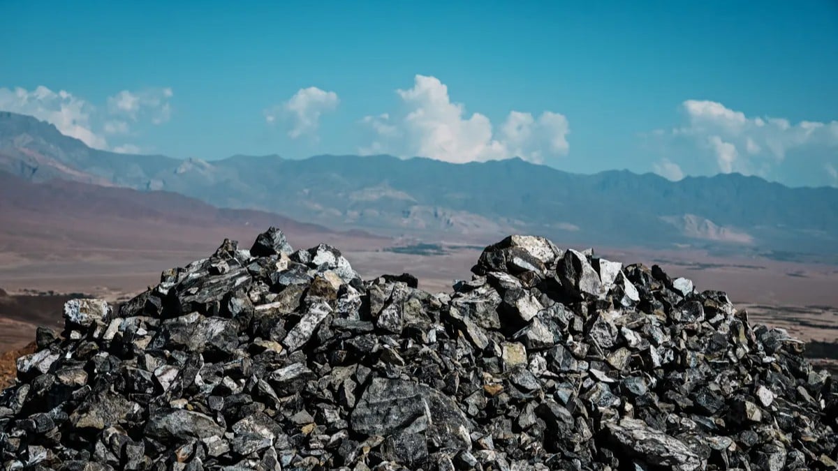 アメリカが重要な鉱物をたくわえる計画、関連会社の株が上がる