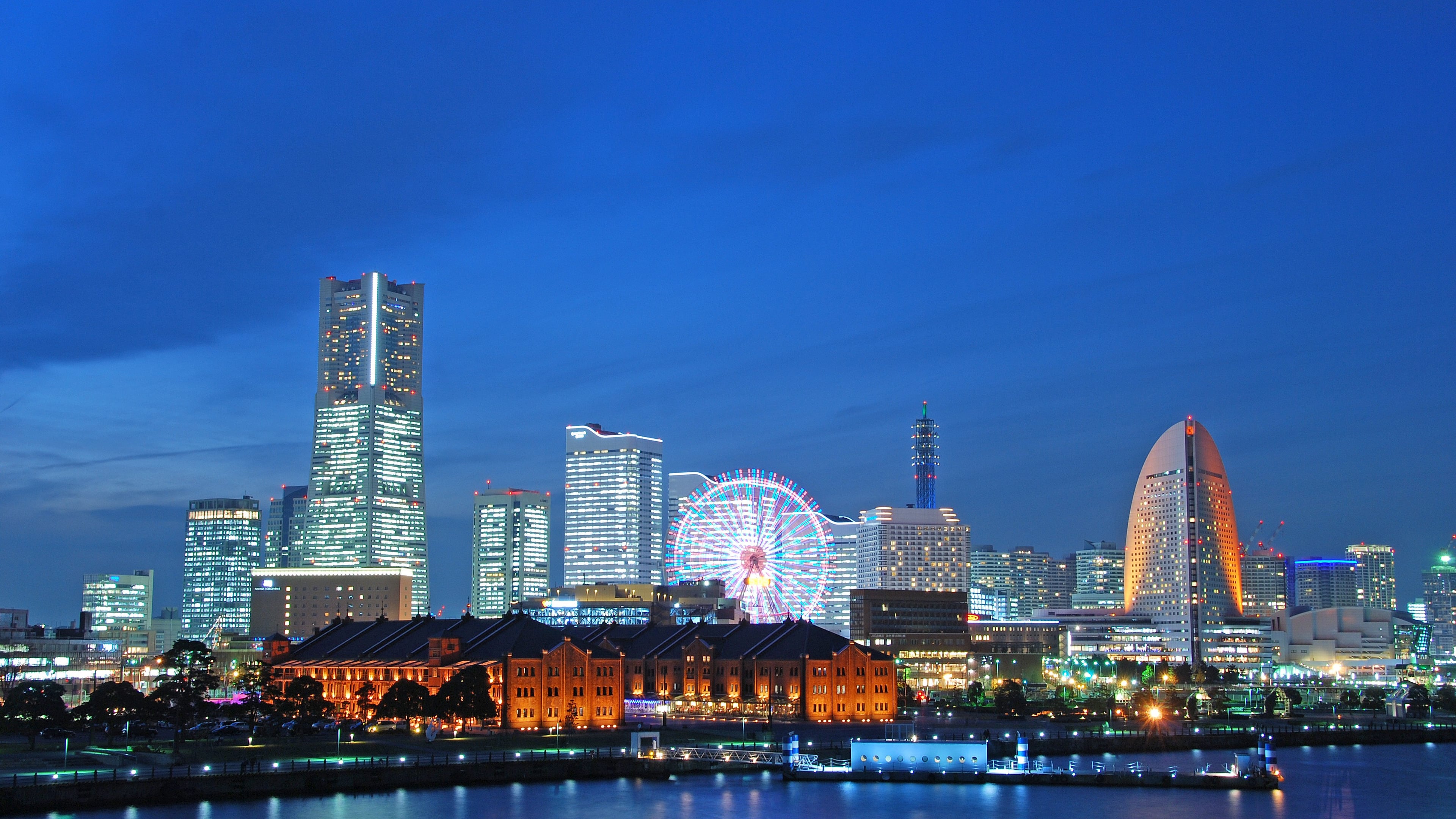 横浜のみなとみらいを楽しもう