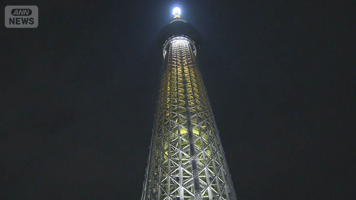 東京スカイツリー、エレベーターでおやすみ