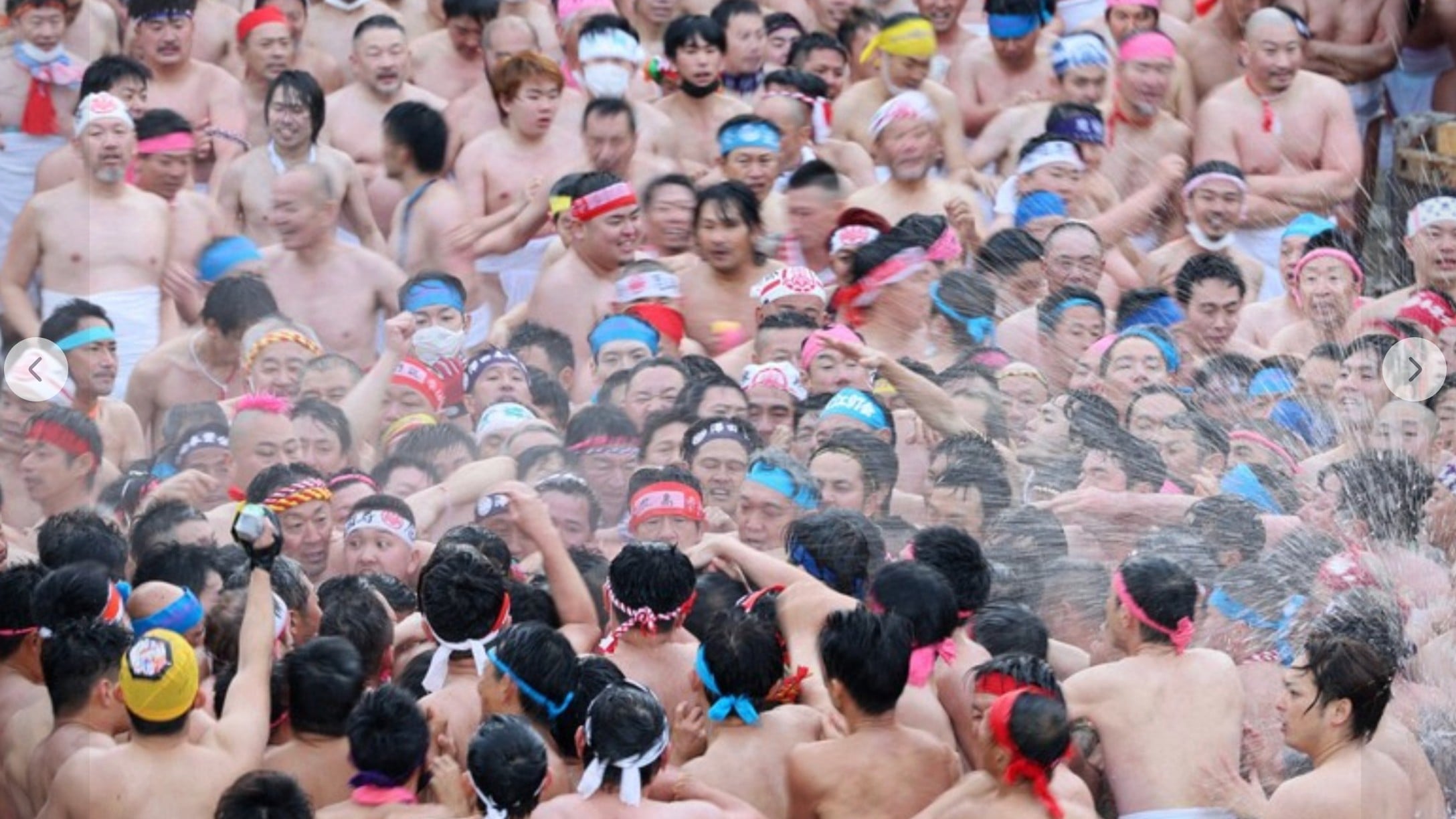 国府宮はだか祭：たくさんの男の人があつまる大きな祭り